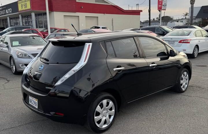 2014 Nissan leaf S Hatchback 4D