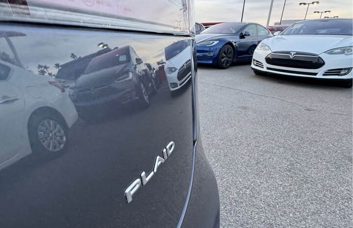 
								2022 Tesla model s Plaid Sedan 4D full									