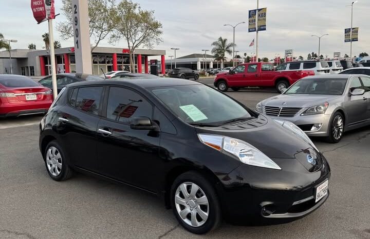 2014 Nissan leaf S Hatchback 4D