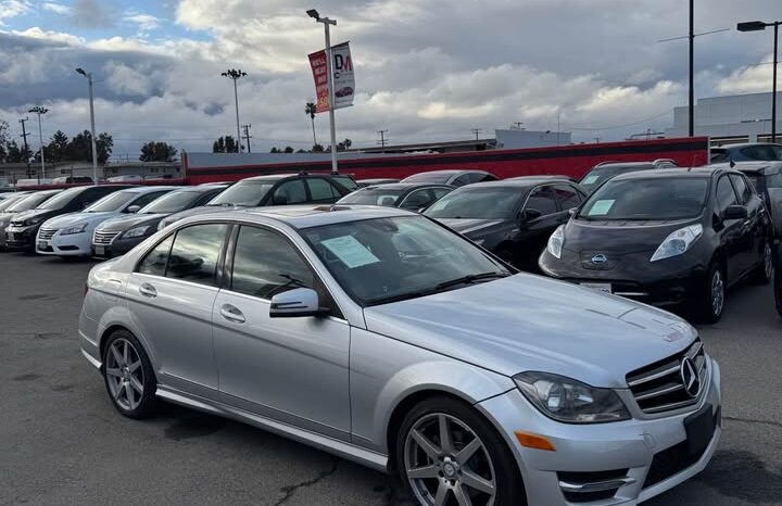 
								2014 Mercedes-Benz c-class C 250 Luxury Sedan 4D full									