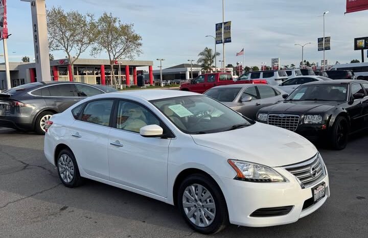 2015 Nissan sentra SV Sedan 4D