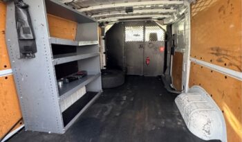 
									2016 Nissan nv2500 hd cargo SV Van 3D full								