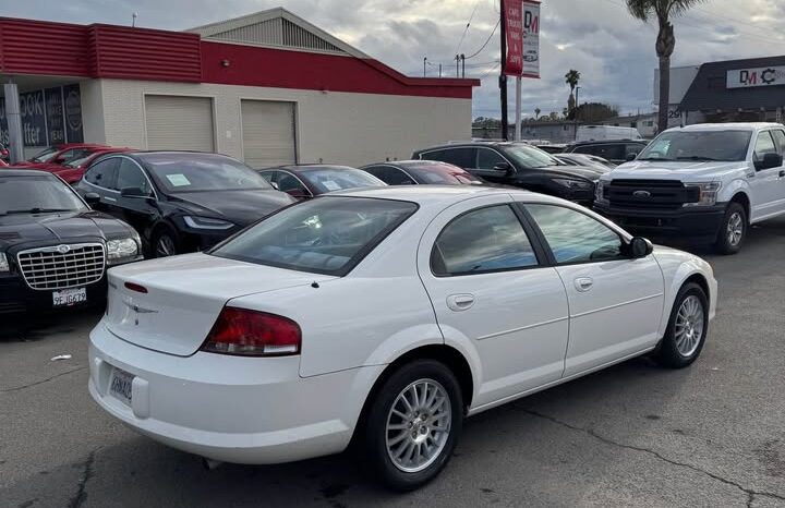 
								2005 Chrysler sebring Sedan 4D full									