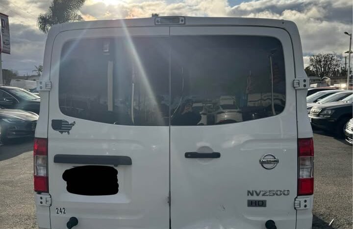 2016 Nissan nv2500 hd cargo SV Van 3D