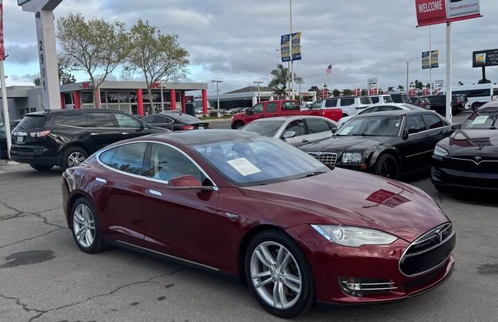 
								2012 Tesla model s Signature Sedan 4D full									