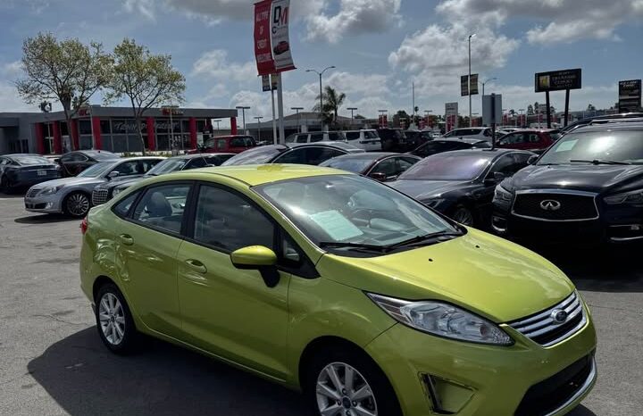 
								2012 Ford fiesta S Sedan 4D full									