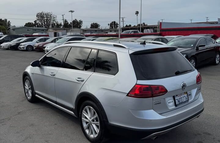 
								2017 Volkswagen golf alltrack TSI S Wagon 4D full									