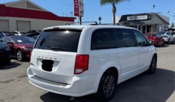 
									2017 Dodge grand caravan passenger SXT Minivan 4D full								