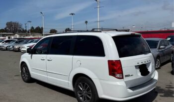 
									2017 Dodge grand caravan passenger SXT Minivan 4D full								