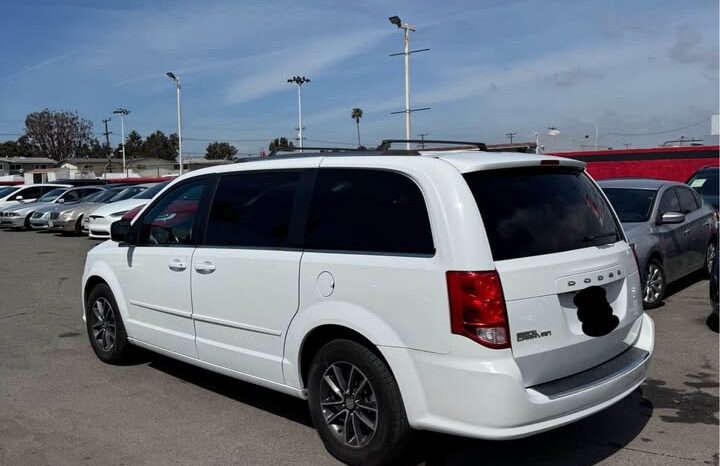 2017 Dodge grand caravan passenger SXT Minivan 4D