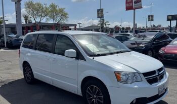 
									2017 Dodge grand caravan passenger SXT Minivan 4D full								