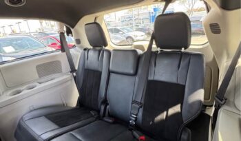 
									2017 Dodge grand caravan passenger SXT Minivan 4D full								