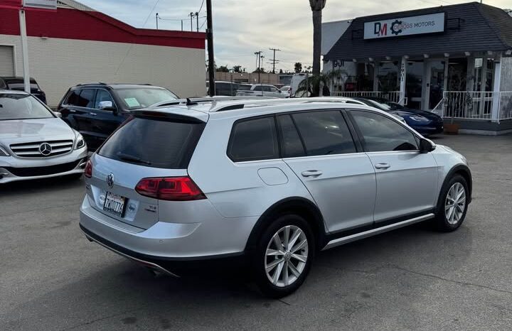 
								2017 Volkswagen golf alltrack TSI S Wagon 4D full									