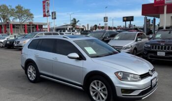 
									2017 Volkswagen golf alltrack TSI S Wagon 4D full								