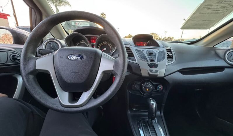 
								2012 Ford fiesta full									