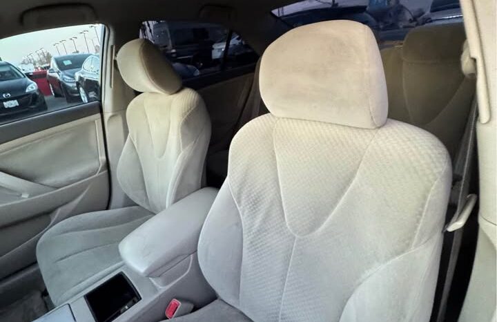 
								2008 Toyota camry LE Sedan 4D full									