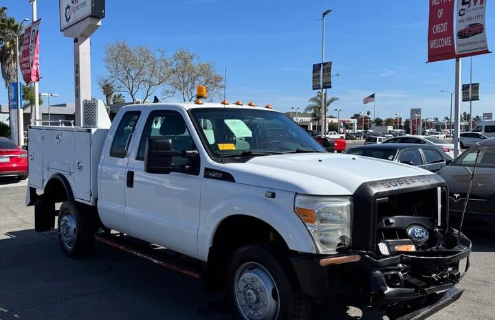 2012 Ford f350 super duty super cab & chassis