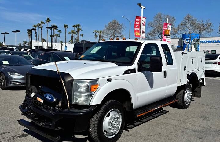 2012 Ford f350 super duty super cab & chassis