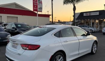 
									2015 Chrysler 200 Limited Sedan 4D full								