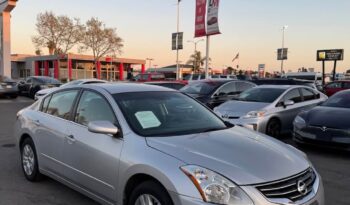 
									2011 Nissan altima 2.5 S Sedan 4D full								