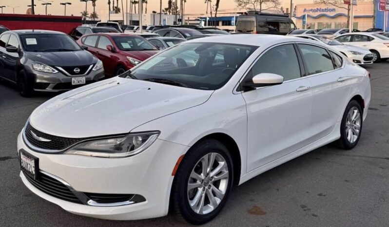 2015 Chrysler 200 Limited Sedan 4D