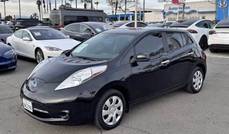 2014 Nissan leaf S Hatchback 4D