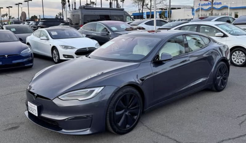 2022 Tesla model s Plaid Sedan 4D