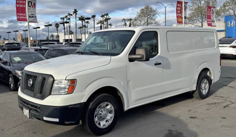 2016 Nissan nv2500 hd cargo SV Van 3D