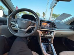 
										2017 Hyundai elantra SE Sedan 4D full									