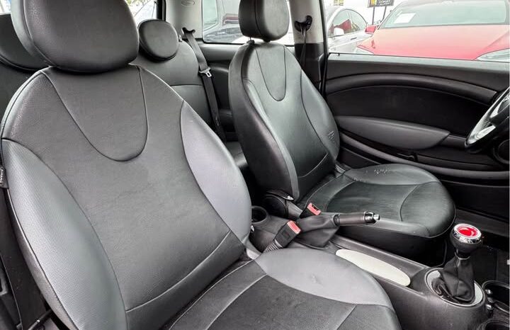 
								2009 MINI cooper Hatchback 2D full									