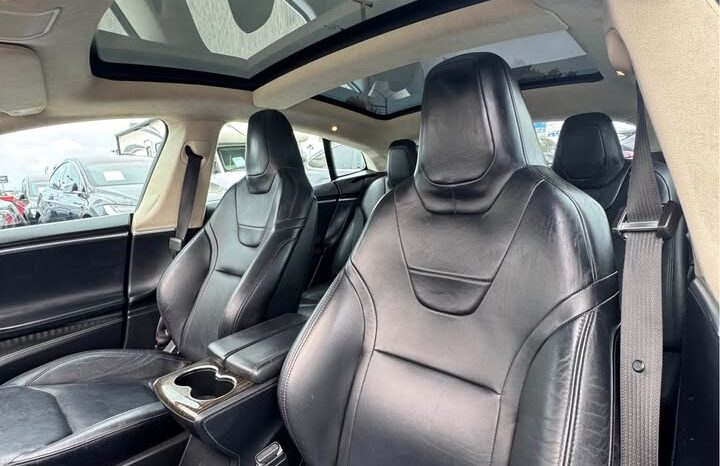
								2015 Tesla model s P85D Sedan 4D full									