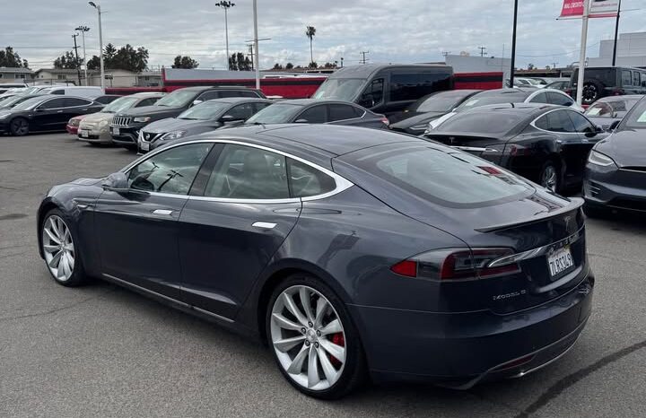 
								2015 Tesla model s P85D Sedan 4D full									
