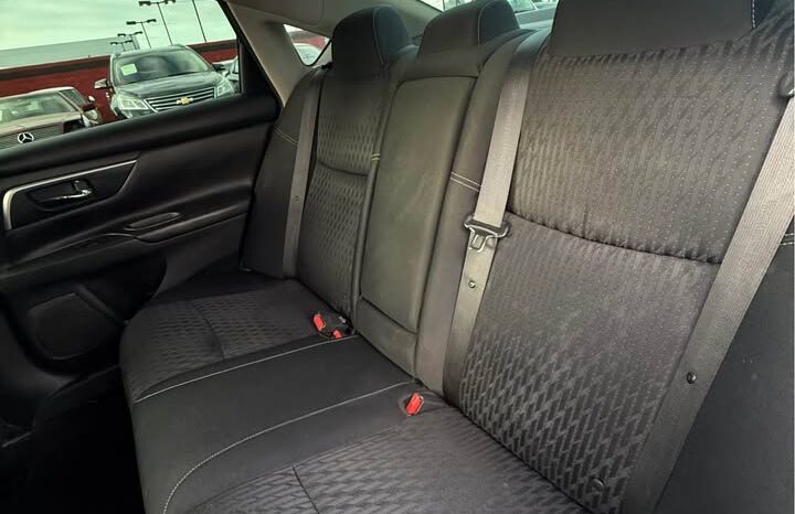 
								2019 Nissan sentra S Sedan 4D full									