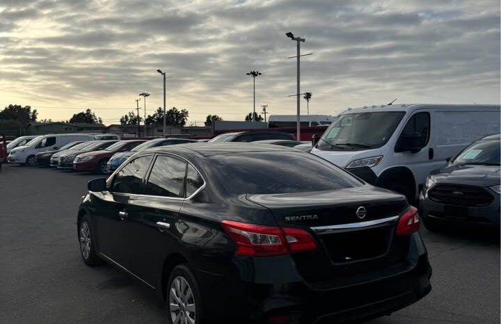 
								2019 Nissan sentra S Sedan 4D full									
