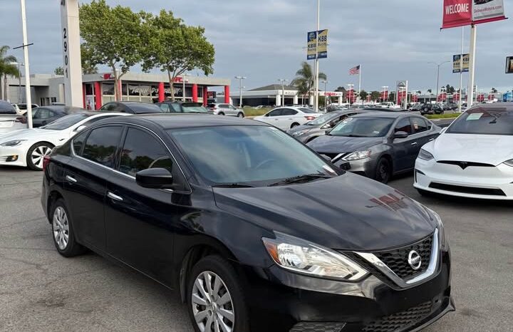 
								2019 Nissan sentra S Sedan 4D full									