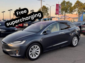 2017 Tesla model x 75D Sport Utility 4D