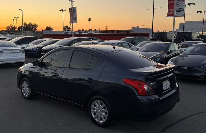 
								2016 Nissan versa full									