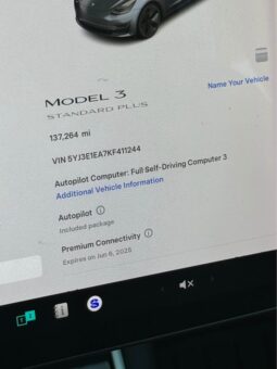 
										2019 Tesla model 3 Standard Range Plus Sedan 4D full									