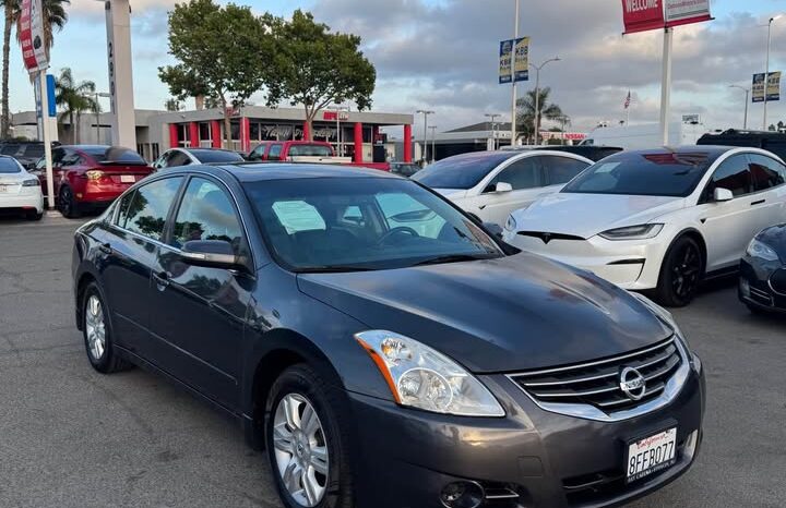 
								2011 Nissan altima full									