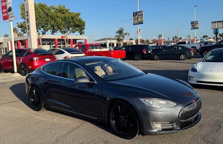 
								2015 Tesla model s 75D Sedan 4D full									