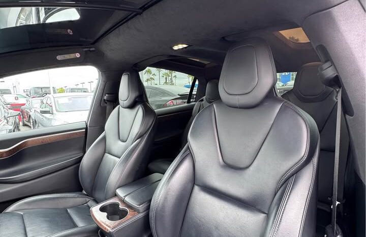 
								2020 Tesla model x Long Range Sport Utility 4D full									