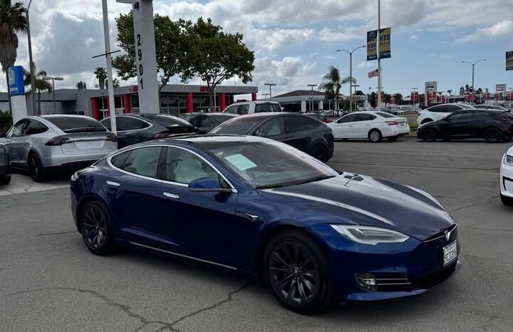 
								2020 Tesla model s Long Range Sedan 4D full									