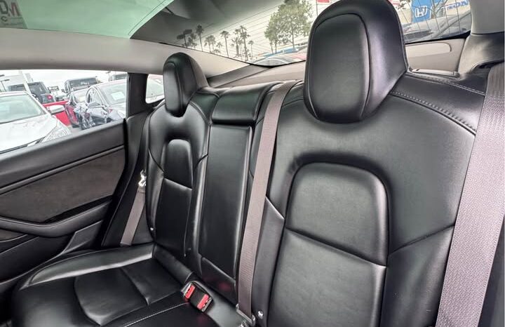 
								2018 Tesla Model 3 full									