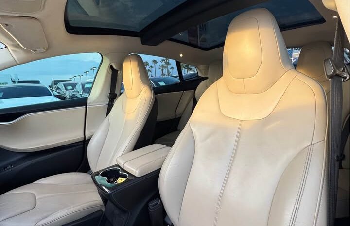 
								2014 Tesla model s 60 Sedan 4D full									