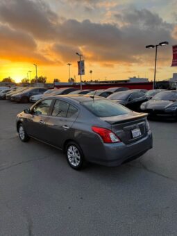 
										2018 Nissan versa SV Sedan 4D full									