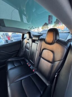 
										2019 Tesla model 3 Standard Range Plus Sedan 4D full									
