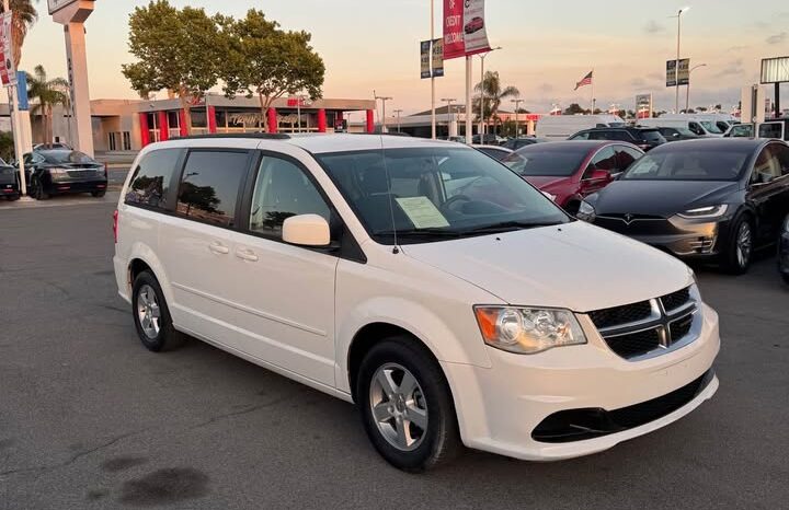 
								2012 Dodge caravan passenger SXT Minivan 4D full									