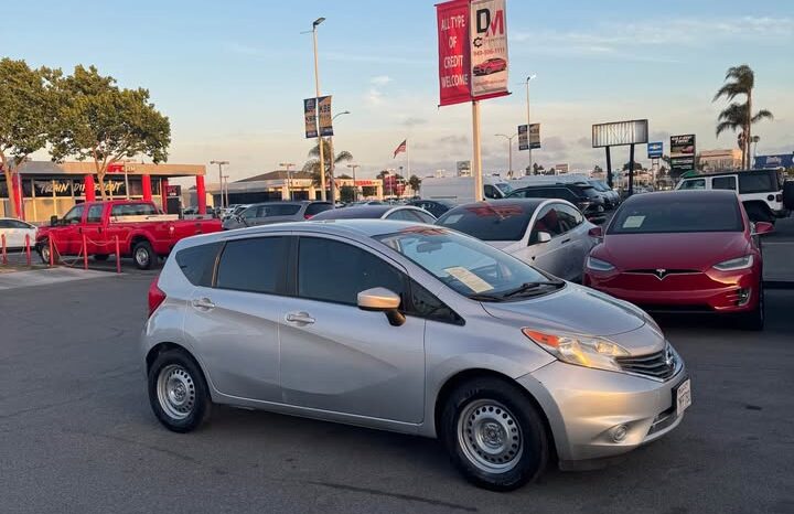 
								2015 Nissan versa note full									