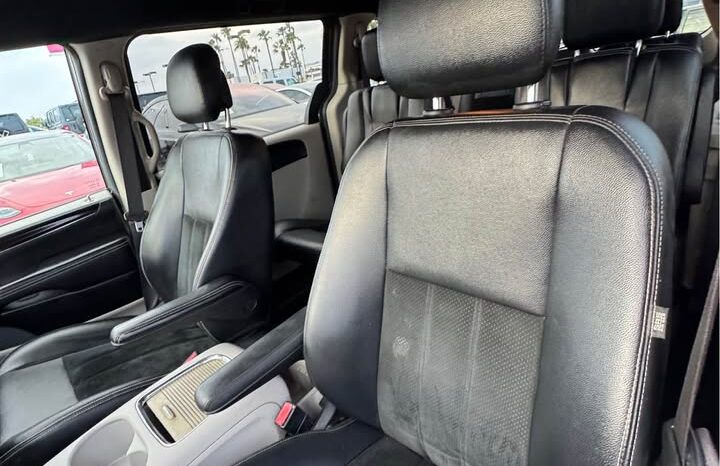 
								2016 Dodge grand caravan passenger SXT Minivan 4D full									
