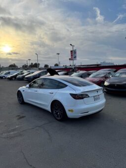 
										2021 Tesla model 3 Standard Range Plus Sedan 4D full									